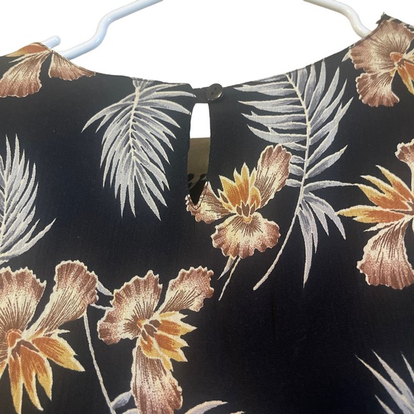 California Krush Women's Stylish Floral Leaf Black Scoop Neck Blouse, Size Large - Picture 4 of 6